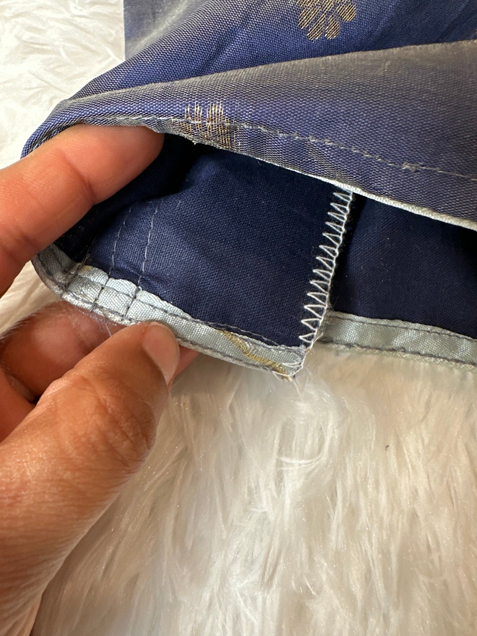 Blouse margin view - fits up to size 44.